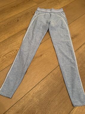 ALO Yoga Light Blue Leggings with White Piping